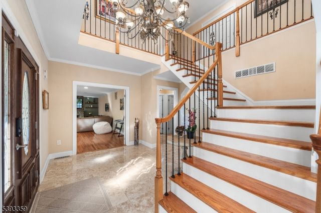 21 Angus Ln, Warren Twp., NJ 07059