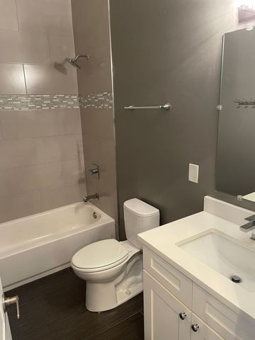 7058 N Clark Street 204, Chicago, IL 60626