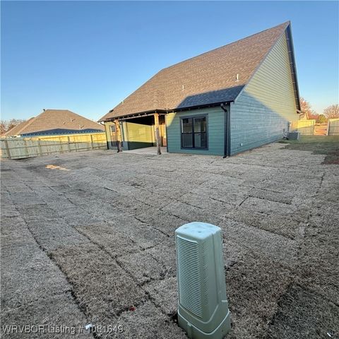 523 Joann Way, Barling, AR 72923