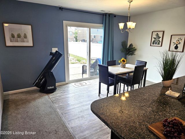 8605 Loyal Dr, Louisville, KY 40229