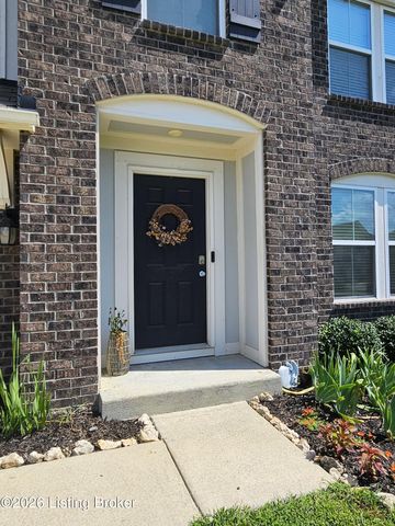 8605 Loyal Dr, Louisville, KY 40229