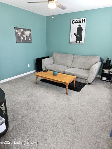 8605 Loyal Dr, Louisville, KY 40229