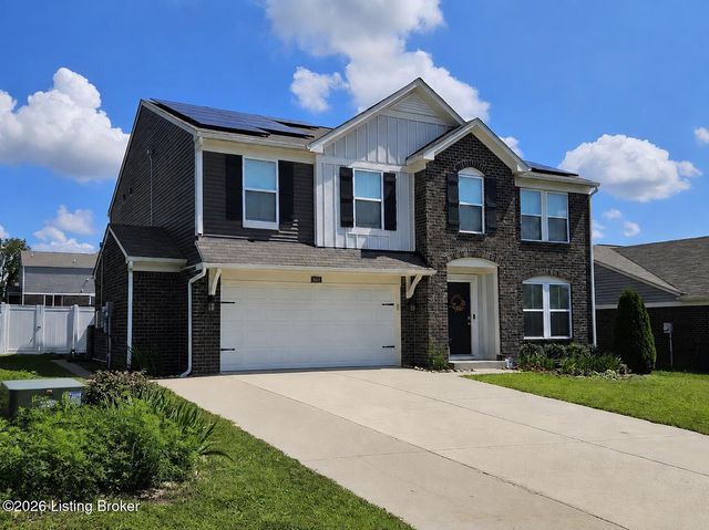 8605 Loyal Dr, Louisville, KY 40229
