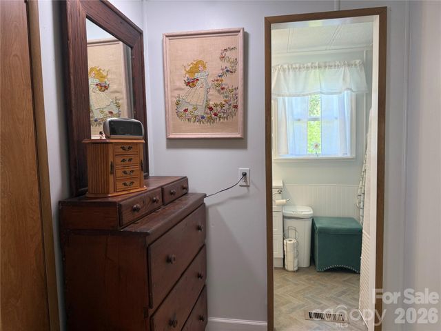 227 Cranbrook Circle, Hendersonville, NC 28792