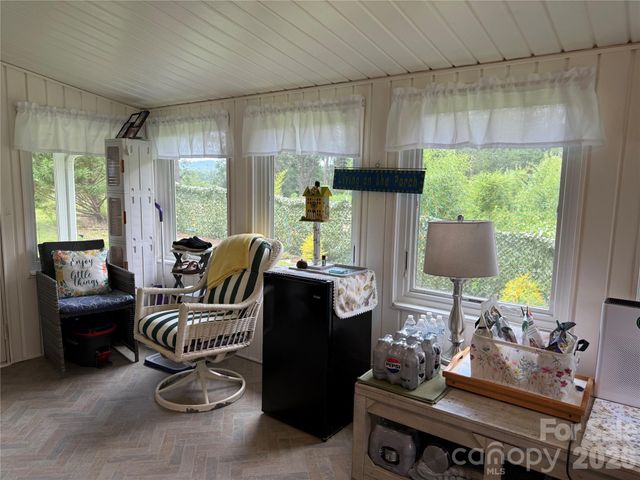 227 Cranbrook Circle, Hendersonville, NC 28792