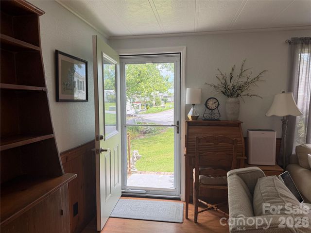 227 Cranbrook Circle, Hendersonville, NC 28792