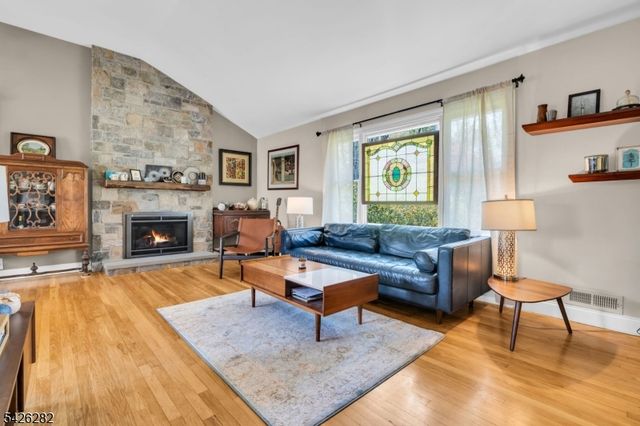 51 Chestnut St, New Providence Boro, NJ 07974