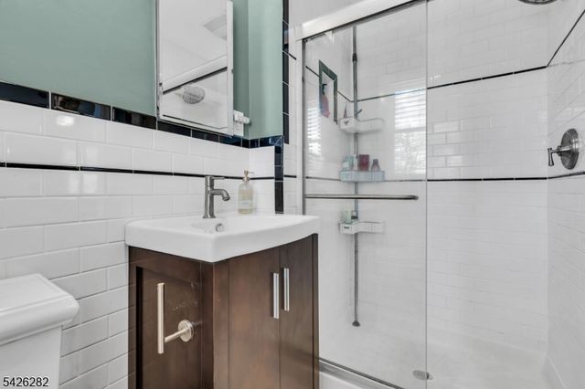 51 Chestnut St, New Providence Boro, NJ 07974