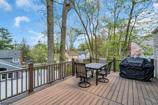 51 Chestnut St, New Providence Boro, NJ 07974