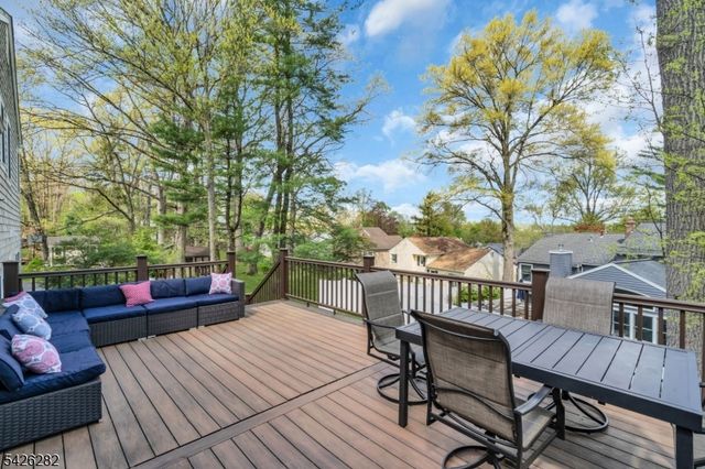 51 Chestnut St, New Providence Boro, NJ 07974