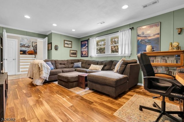 51 Chestnut St, New Providence Boro, NJ 07974