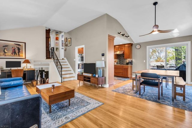 51 Chestnut St, New Providence Boro, NJ 07974