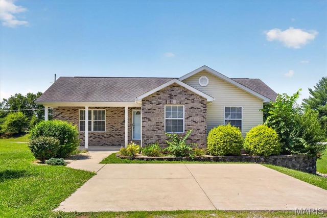 216 WOODLAND Drive, Edwardsville, IL 62025