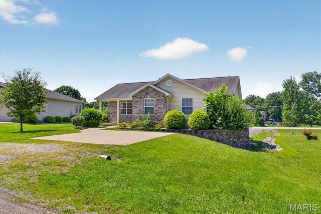 216 WOODLAND Drive, Edwardsville, IL 62025