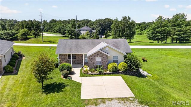 216 WOODLAND Drive, Edwardsville, IL 62025