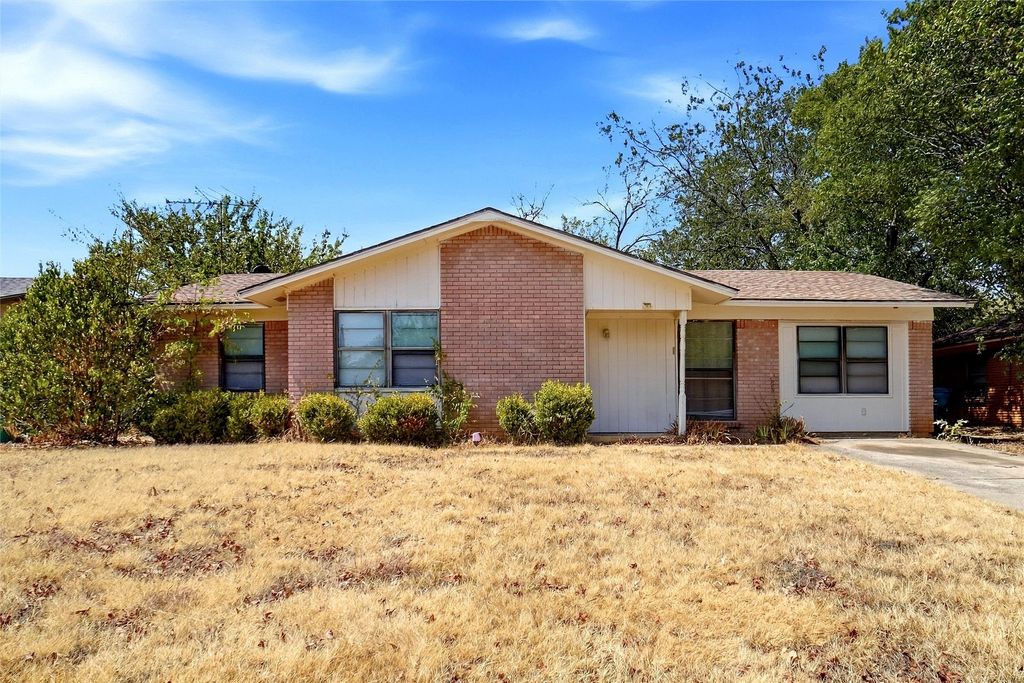 3805 Titan Trail, Denton, TX 76209 — exterior
