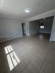 561 SW 7th St 1, Miami, FL 33130