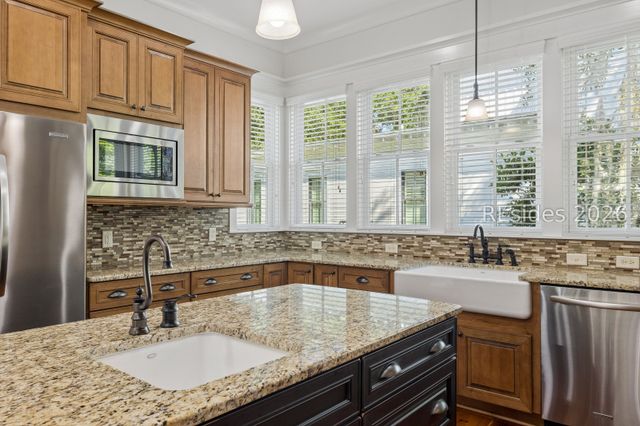 40 River Pl, Beaufort, SC 29906