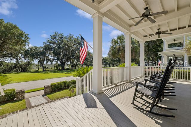 40 River Pl, Beaufort, SC 29906