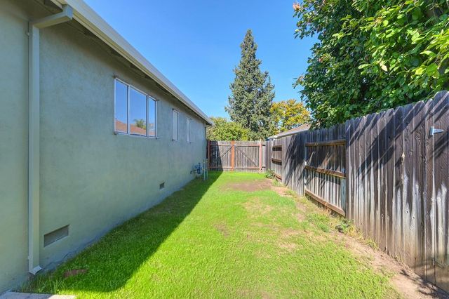 4636 Goya Pkwy, Sacramento, CA 95823