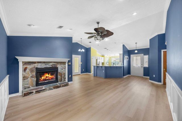 9421 Victoria Lane, Navarre, FL 32566