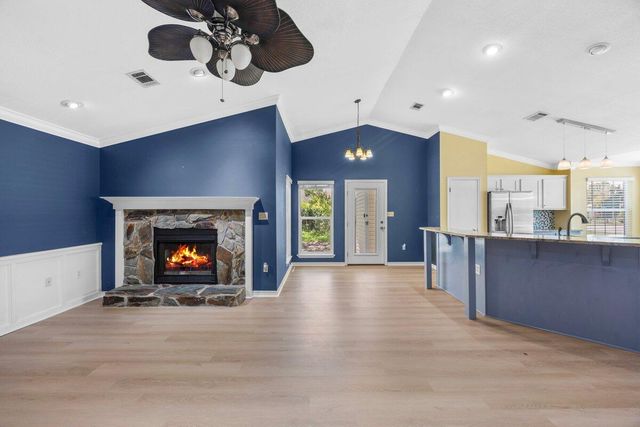 9421 Victoria Lane, Navarre, FL 32566