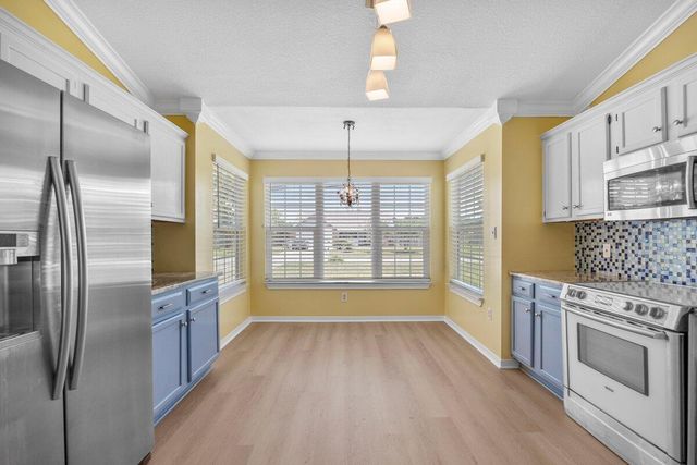 9421 Victoria Lane, Navarre, FL 32566