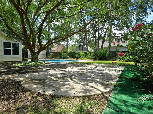 9421 Victoria Lane, Navarre, FL 32566