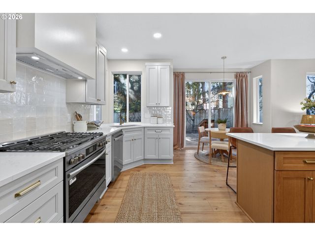 12212 Sw QUAIL CREEK Ln, Portland, OR 97223