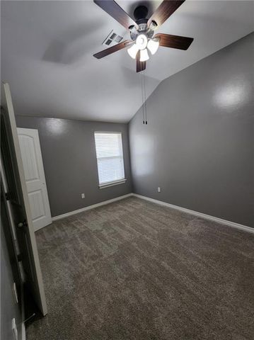 10716 SW 32nd Street, Yukon, OK 73099