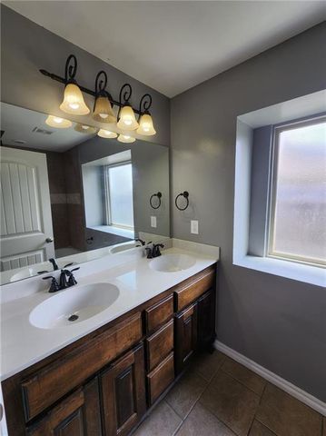 10716 SW 32nd Street, Yukon, OK 73099