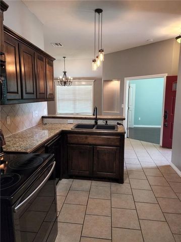 10716 SW 32nd Street, Yukon, OK 73099