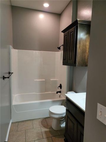10716 SW 32nd Street, Yukon, OK 73099