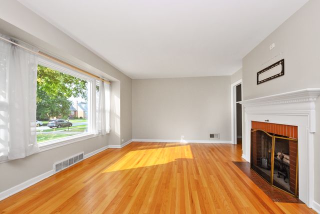 17531 Henry Street, Lansing, IL 60438