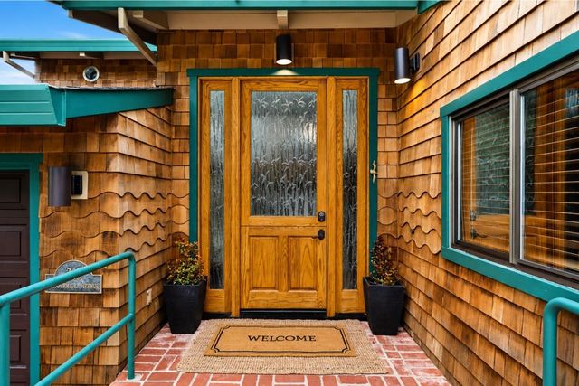 315 Mccormick Avenue, Capitola, CA 95010