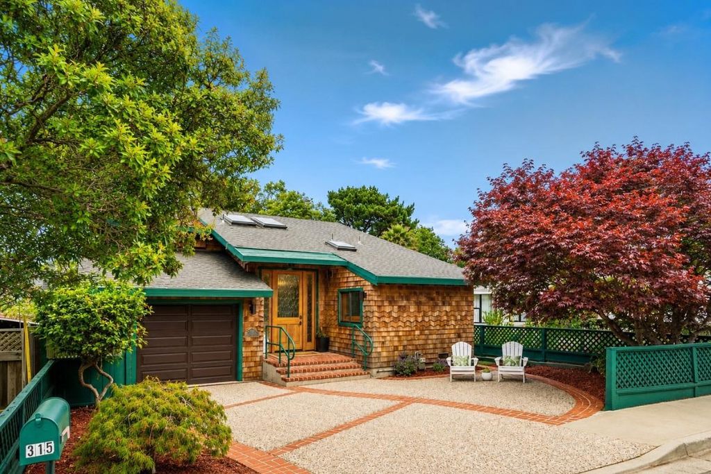 315 Mccormick Avenue, Capitola, CA 95010