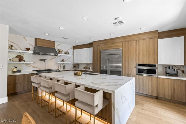 700 Pinnacle Heights Lane, Las Vegas, NV 89144