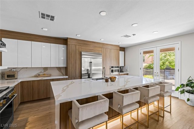 700 Pinnacle Heights Lane, Las Vegas, NV 89144