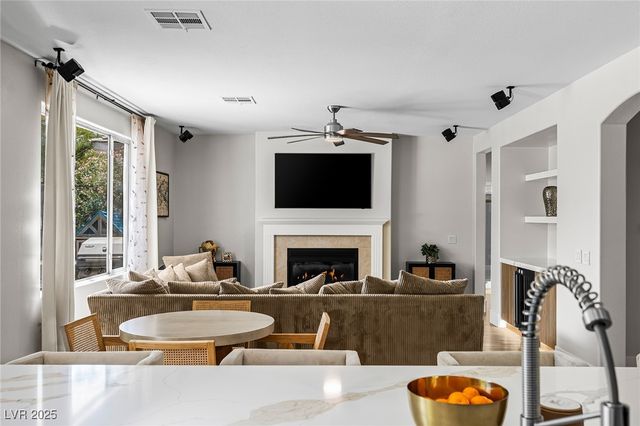 700 Pinnacle Heights Lane, Las Vegas, NV 89144