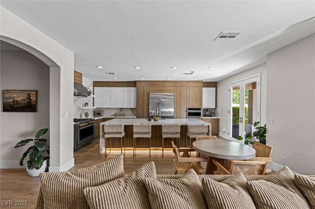 700 Pinnacle Heights Lane, Las Vegas, NV 89144