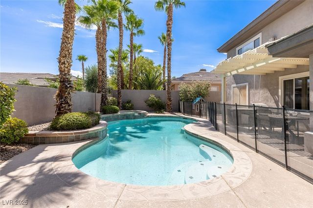 700 Pinnacle Heights Lane, Las Vegas, NV 89144
