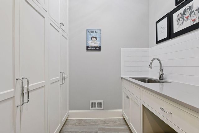 3758 Woodland Cove Parkway, Minnetrista, MN 55331