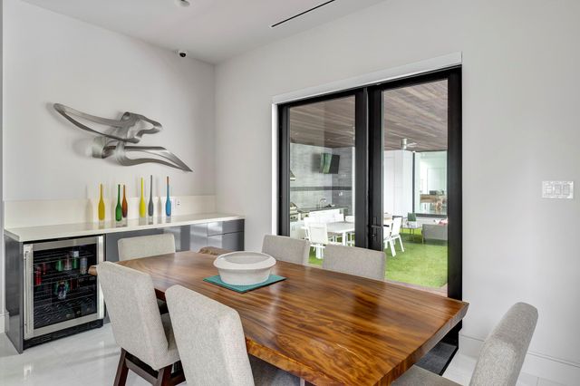 8317 Hunters Creek Drive, Hunters Creek Village, TX 77024