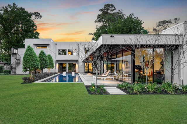 8317 Hunters Creek Drive, Hunters Creek Village, TX 77024