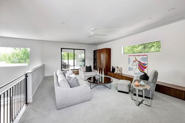 8317 Hunters Creek Drive, Hunters Creek Village, TX 77024