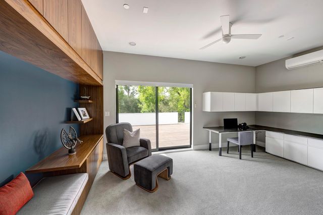 8317 Hunters Creek Drive, Hunters Creek Village, TX 77024