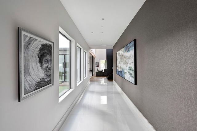 8317 Hunters Creek Drive, Hunters Creek Village, TX 77024