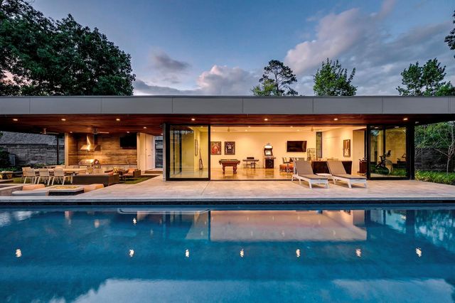 8317 Hunters Creek Drive, Hunters Creek Village, TX 77024