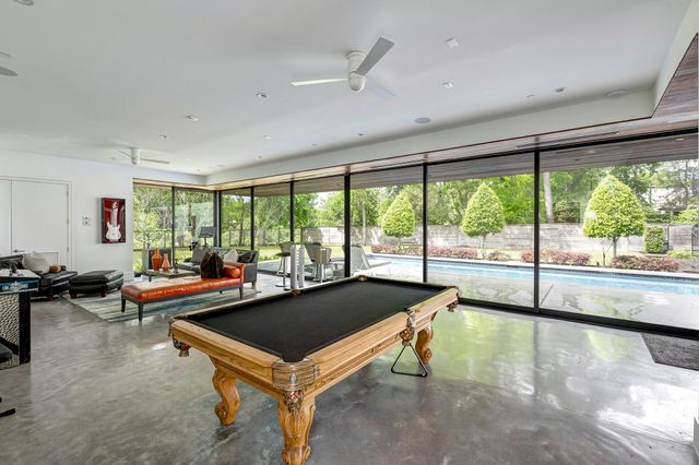 8317 Hunters Creek Drive, Hunters Creek Village, TX 77024