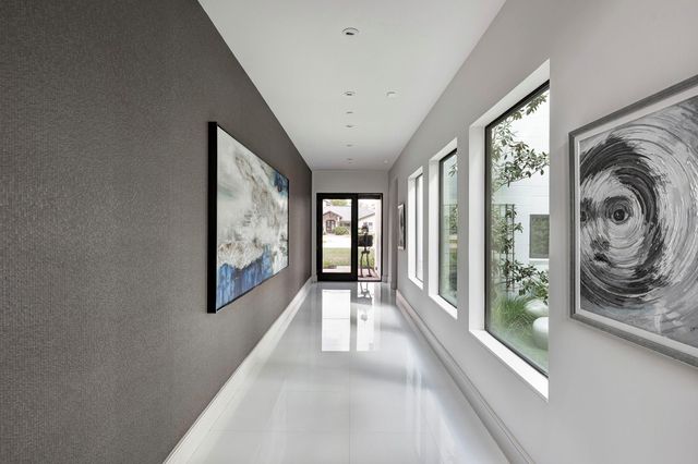 8317 Hunters Creek Drive, Hunters Creek Village, TX 77024